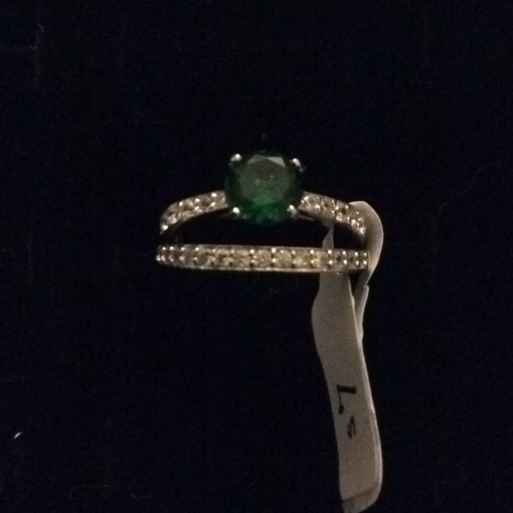 Simulated green and white diamond set of two rings